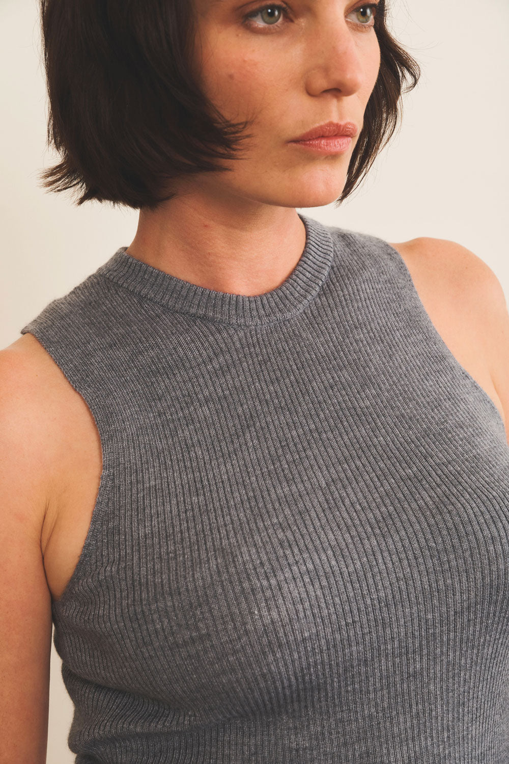 Ribbed cashmere tank top women grey - fabric focus | Amanda | Linnea Lund