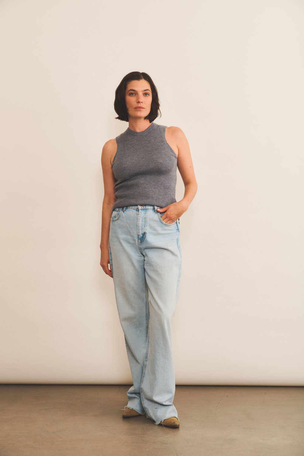 Ribbed cashmere tank top women grey - look | Amanda | Linnea Lund