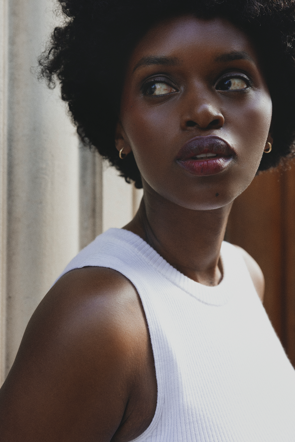 A cream, round neck, sleeveless women cashmere tank top - Front vue | Amanda | Linnea Lund