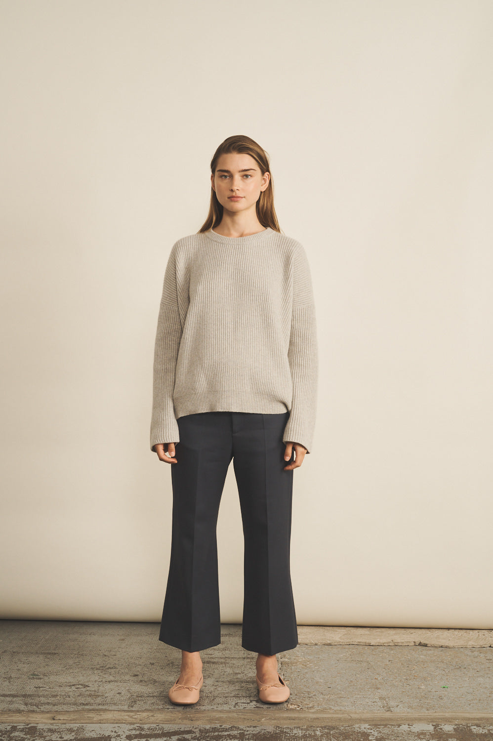 Ribbed grey women cashmere sweater - look | Edward | Linnea Lund