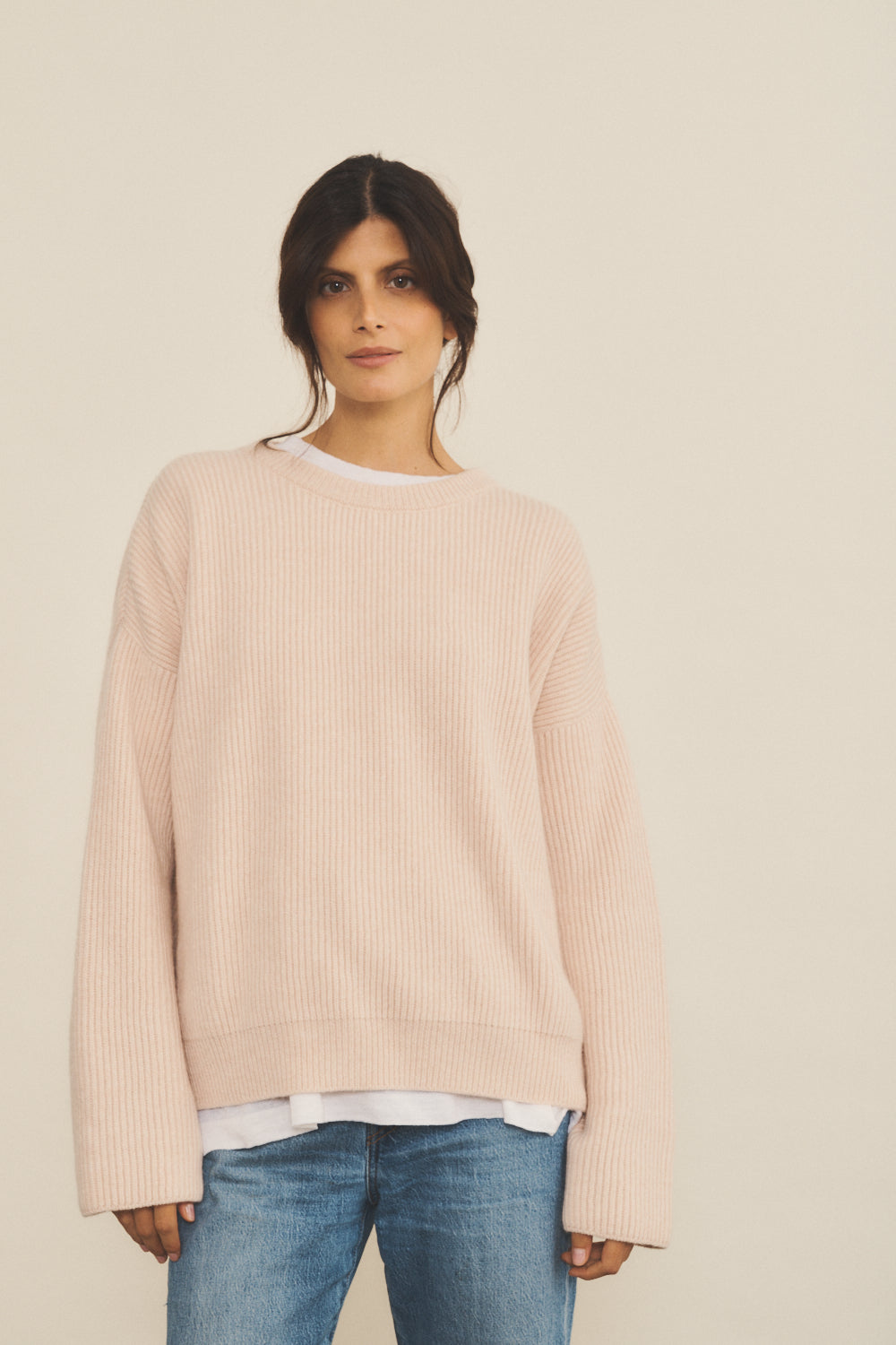Ribbed pink women cashmere sweater - front view | Edward | Linnea Lund