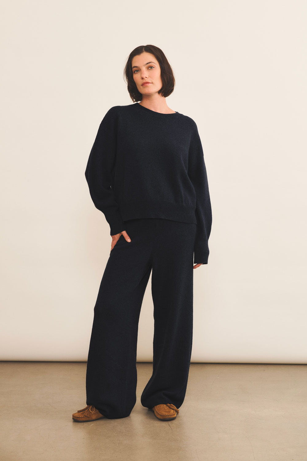 Dark blue Cashmere jogging women - look | Florence | Linnea Lund