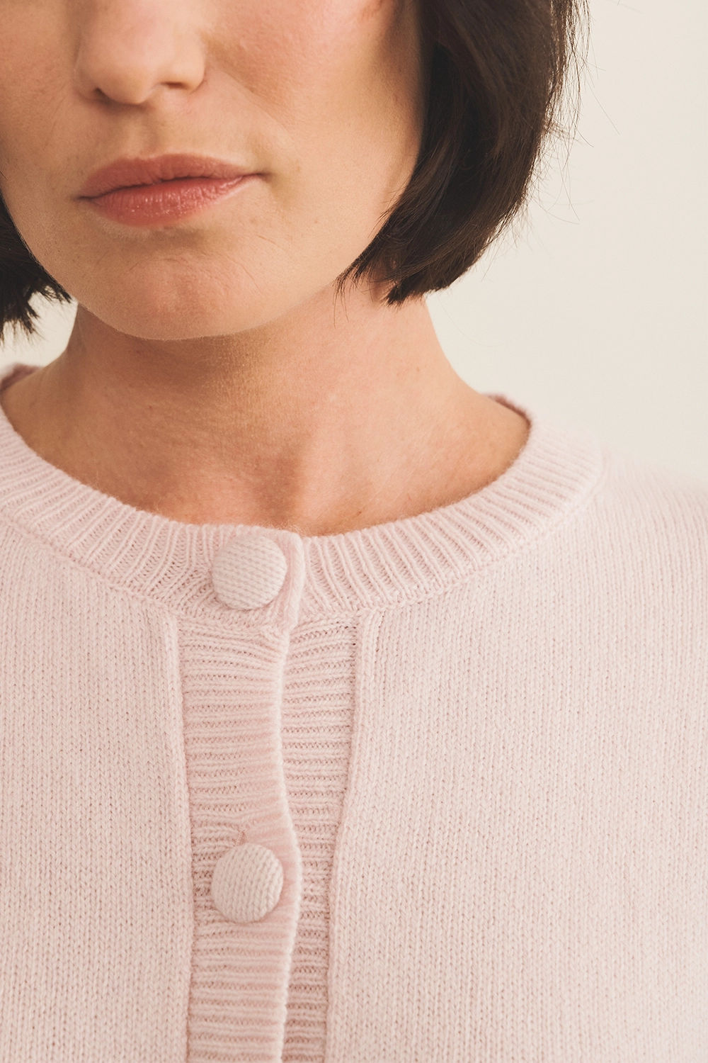 Cashmere cardigan women pale pink - focus view | Gabriella | Linnea Lund
