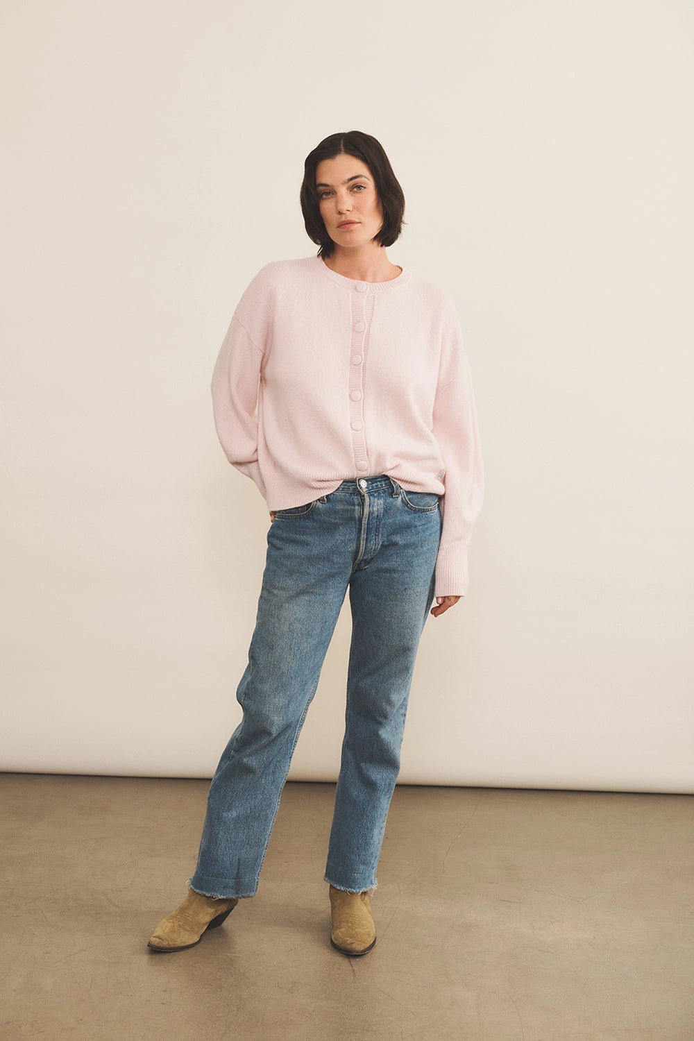 Cashmere cardigan women pale pink - look | Gabriella | Linnea Lund