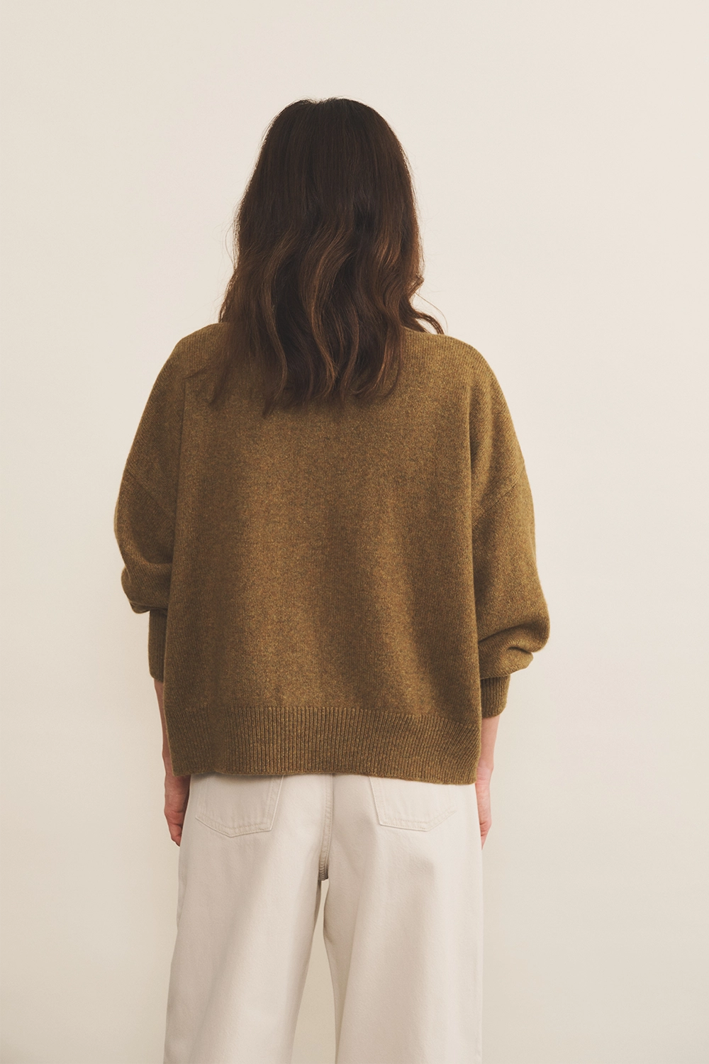 Cashmere cardigan women ocher green - back view | Gabriella | Linnea Lund