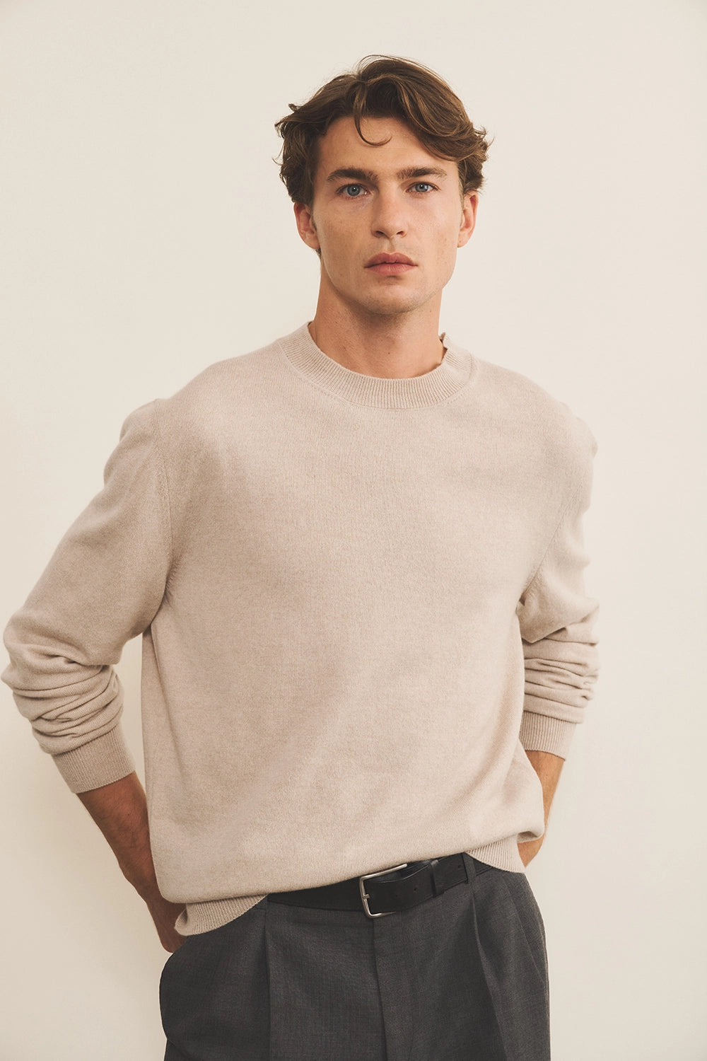 Cream light men cashmere sweater - front view | Harald | Linnea Lund