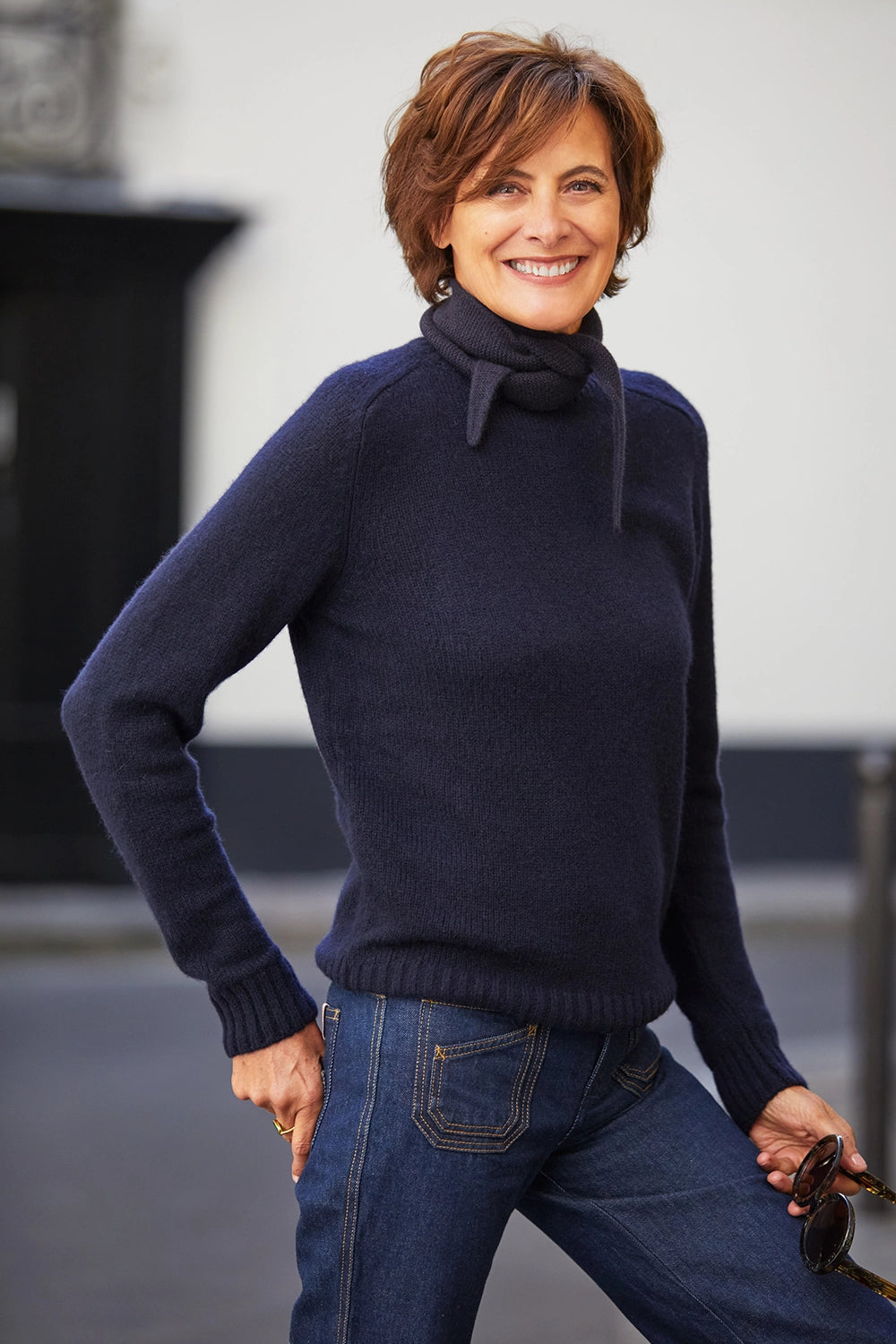 Navy blue women cashmere sweater | Ines | Ines de la Fressange x Linnea Lund