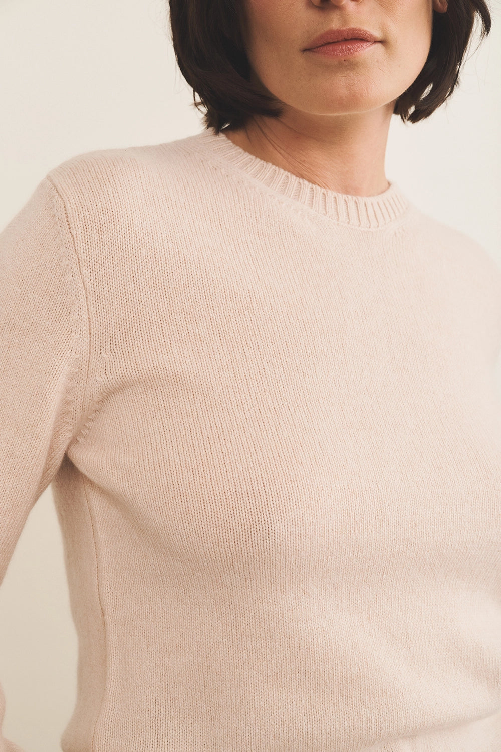 Light pink women cashmere sweater - focus fabric | Mimmi | Linnea Lund
