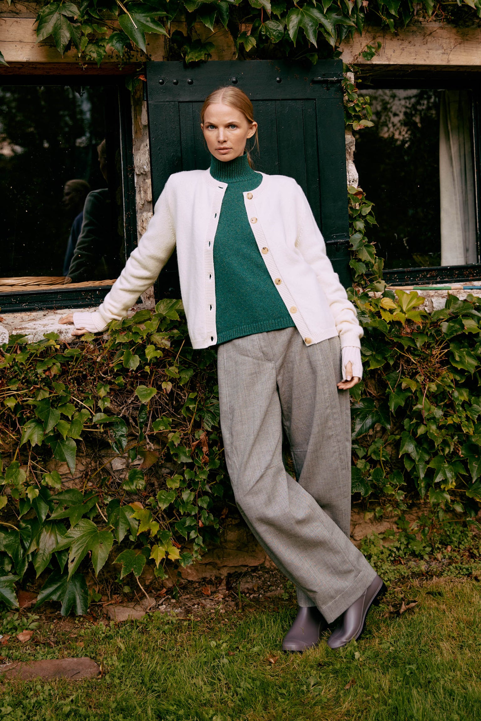 White women cashmere cardigan - look | Greta | Linnea Lund 