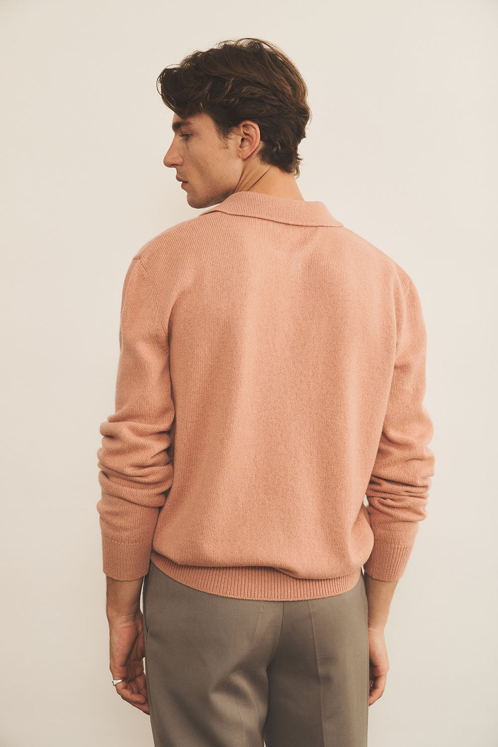 Salmon color cashmere polo sweater men - back view | Ralph | Linnea Lund