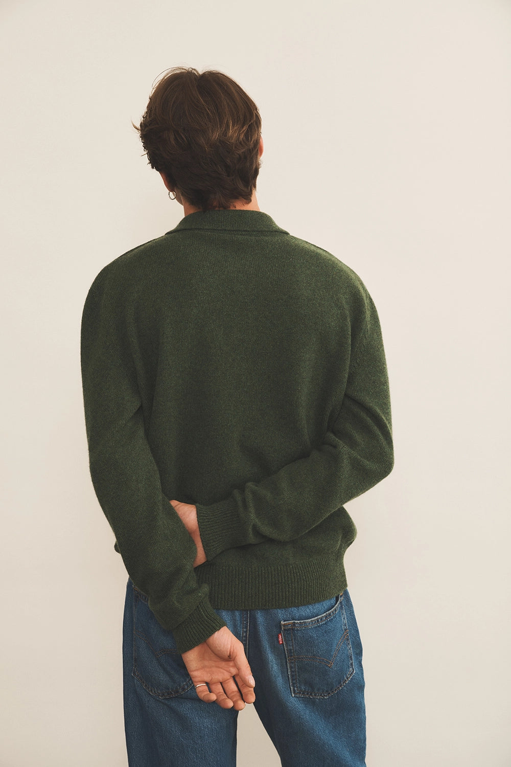Dark green cashmere polo sweater men - back view | Ralph | Linnea Lund