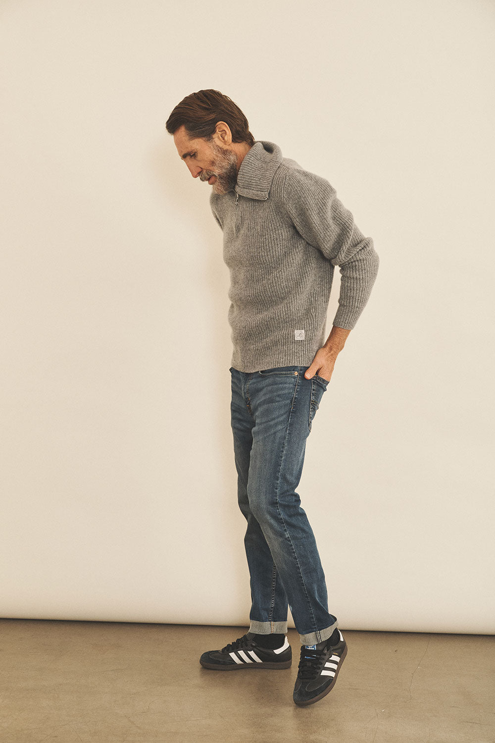 Grey men cashmere sweater - side view | Sam | Linnea Lund