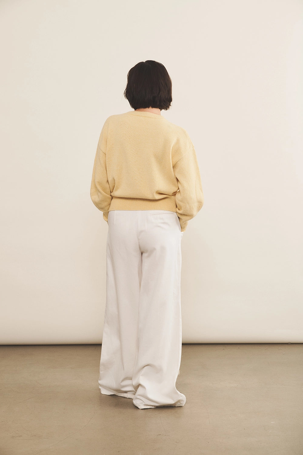 Light yellow cashmere sweater women - back view | Sarah | Linnea Lund