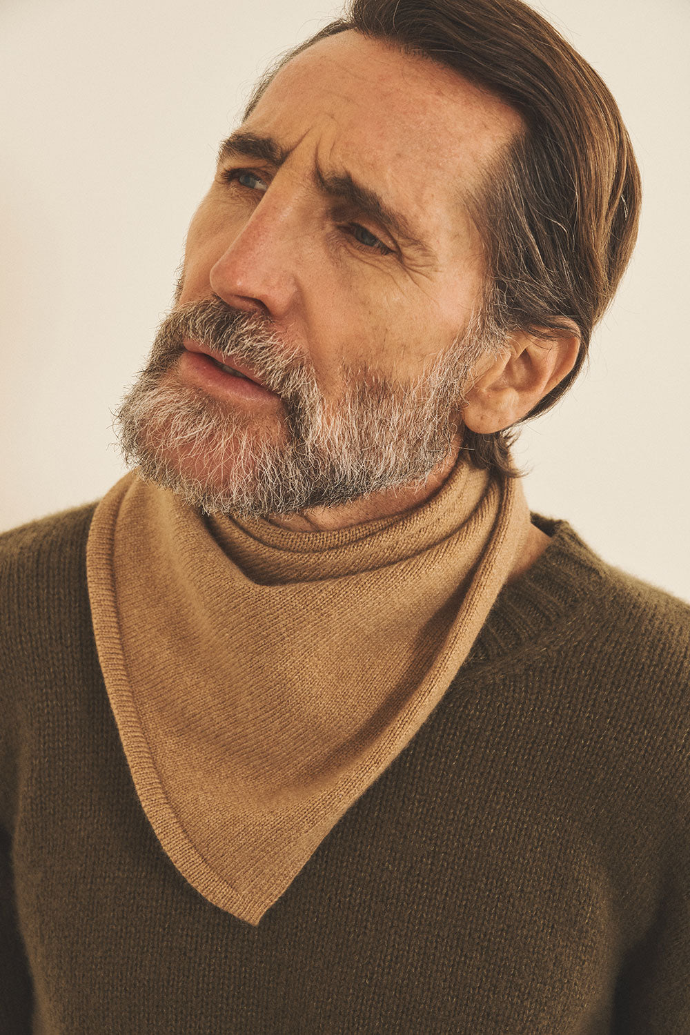 Brown macchiato men cashmere triangular scarf - front view | Stella | Linnea Lund
