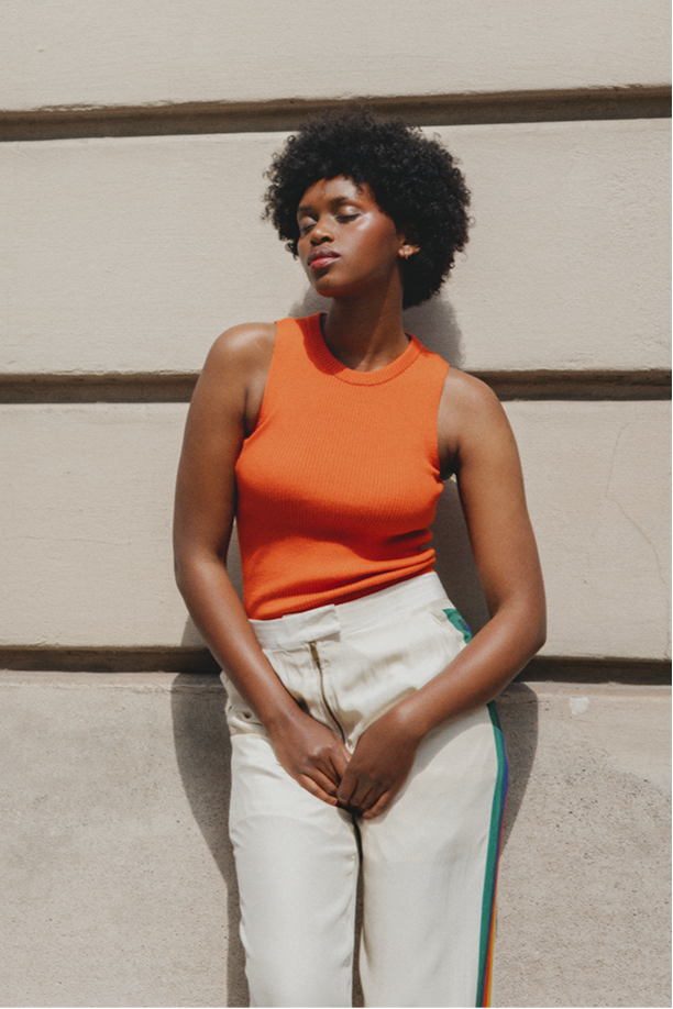 A orange, round neck, sleeveless women cashmere tank top - Front vue | Amanda | Linnea Lund