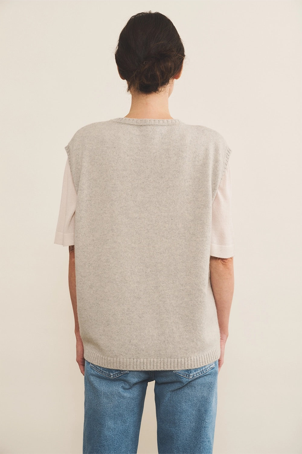 Cashmere sleeveless cardigan women grey - back view | Berit | Linnea Lund