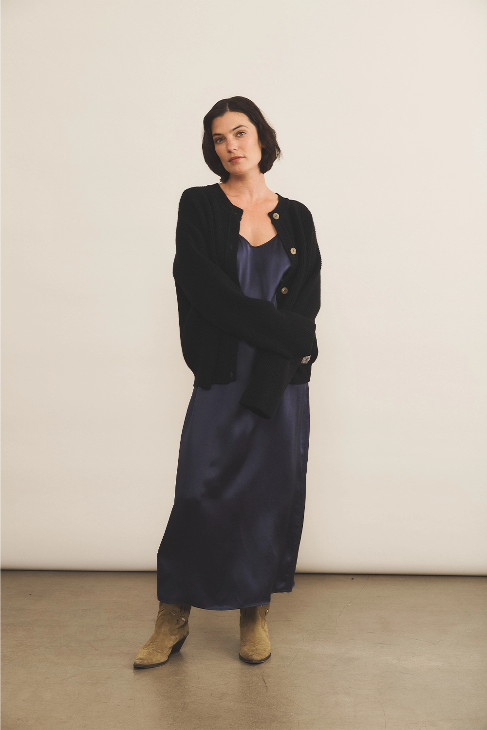 Black cashmere cardigan women- look | Carole | Linnea Lund