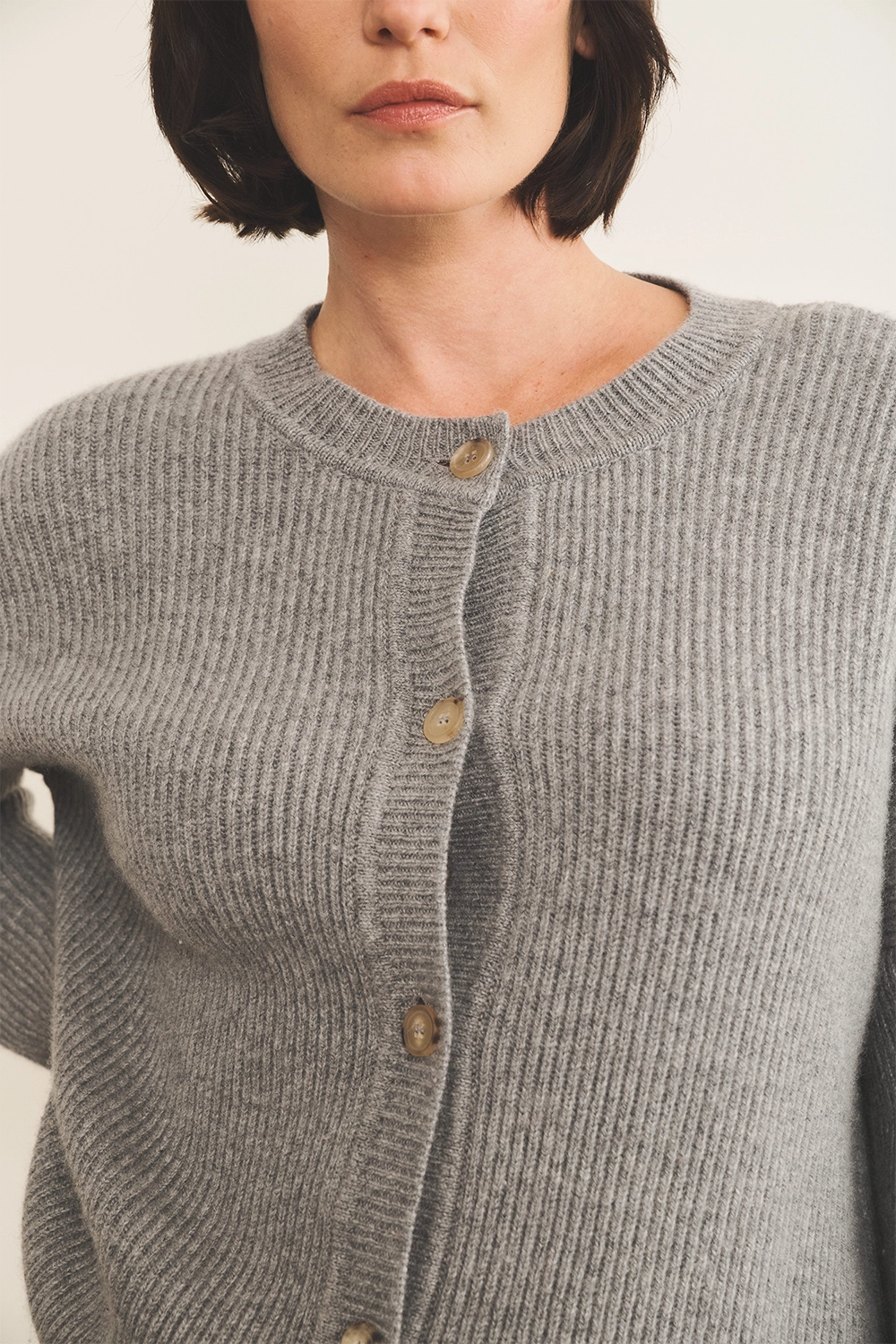 Grey cashmere cardigan women - focus | Carole | Linnea Lund