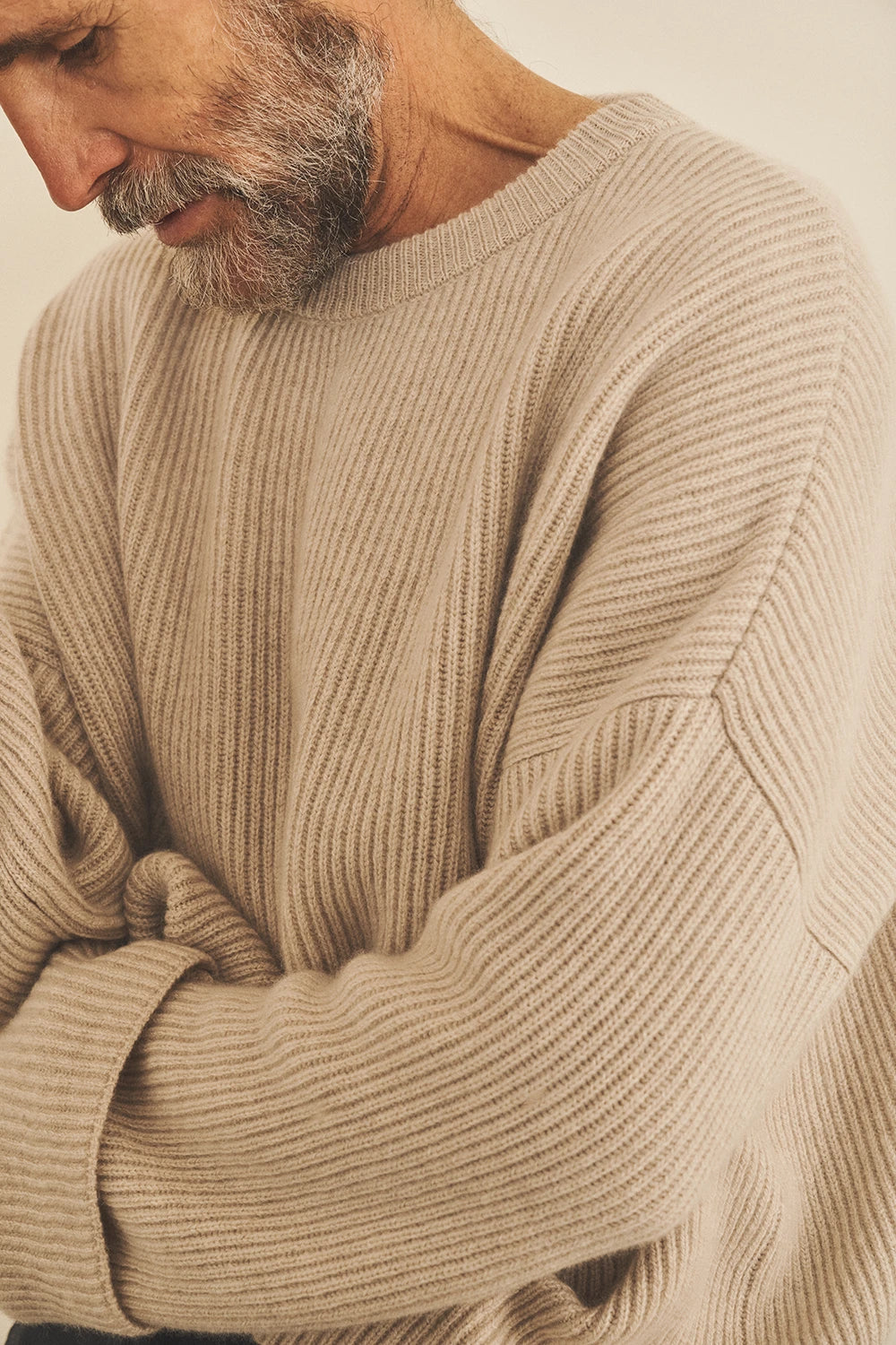 Beige men cashmere sweater - focus fabric | Edward | Linnea Lund