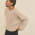 Beige men cashmere sweater - side view | Edward | Linnea Lund