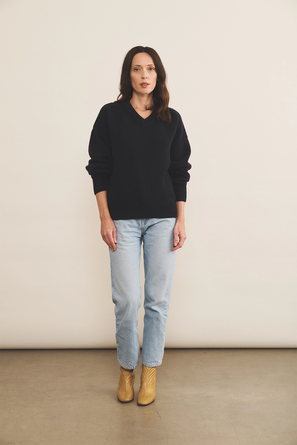 navy blue color cashmere sweater women - look | Emilie | Linnea Lund