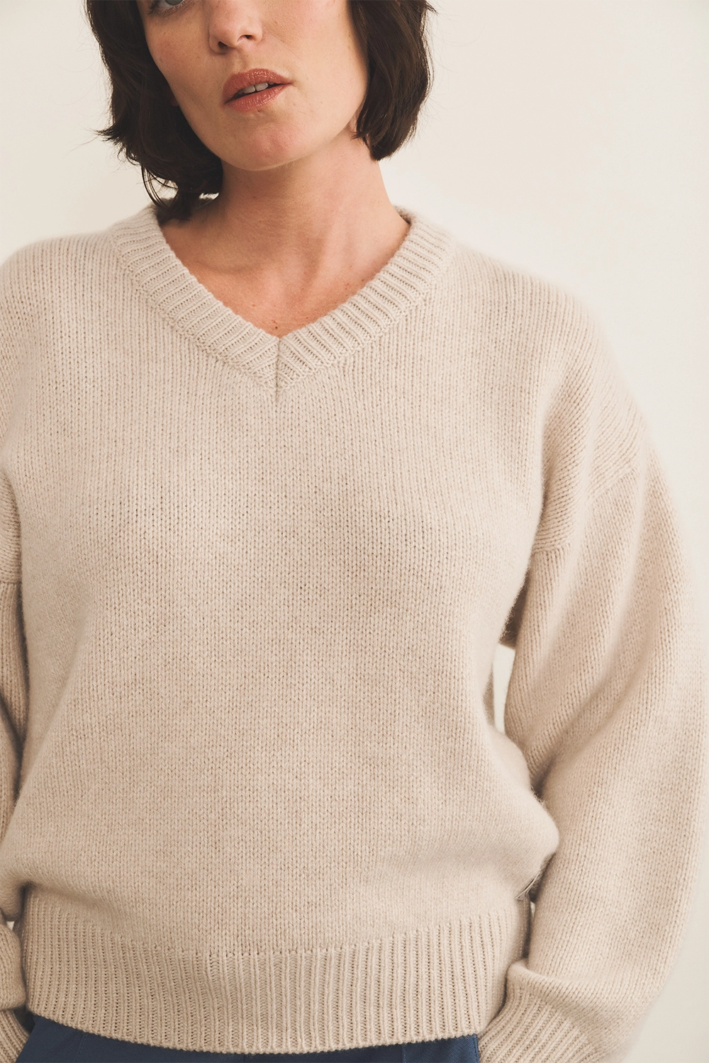 beige color cashmere sweater women - front view | Emilie | Linnea Lund