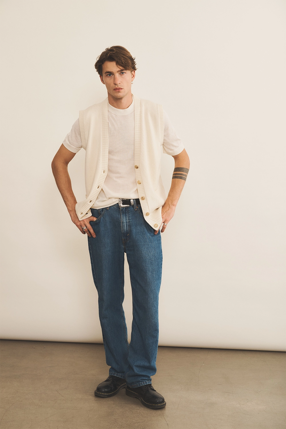 Cashmere sleeveless cardigan men white - look | Nicolas | Linnea Lund