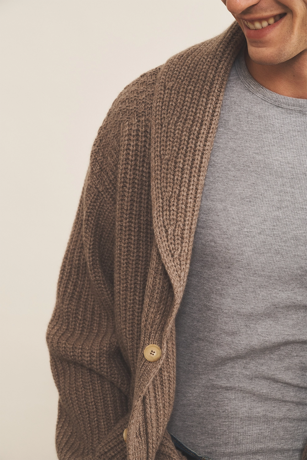 taupe cashmere cardigan men - focus | Philippe | Linnea Lund