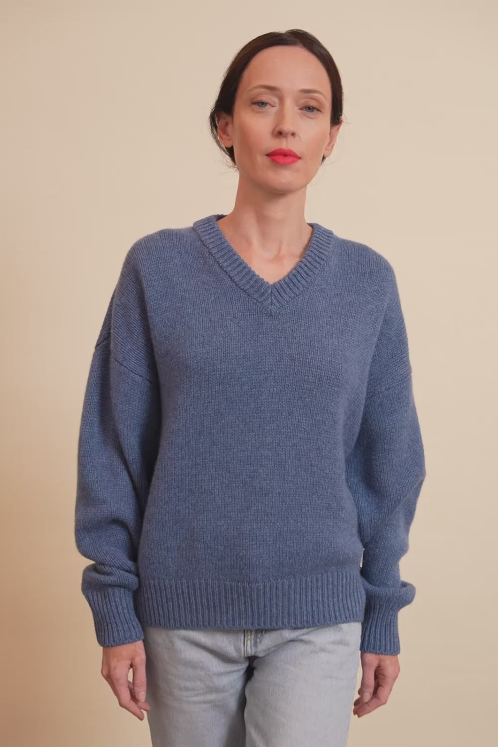 blue denim color cashmere sweater women - video | Emilie | Linnea Lund