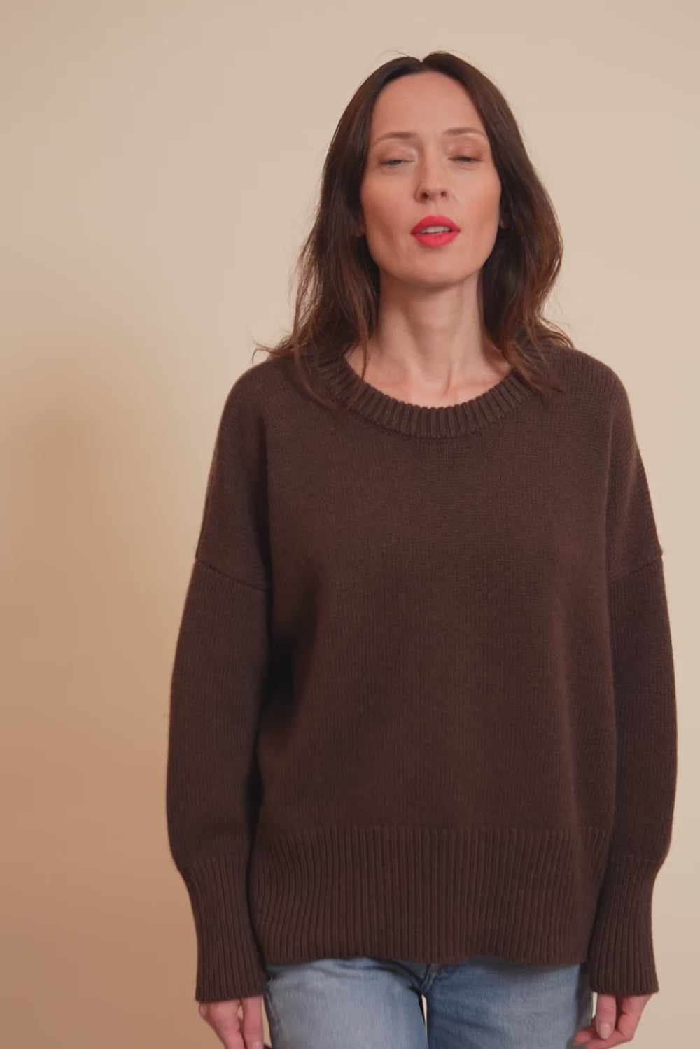 brown chocolate cashmere sweater women - video| Francesca | Linnea Lund