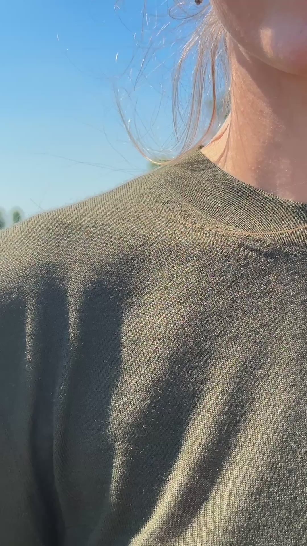 kaki cashmere tee shirt women - video | Julien | Linnea Lund