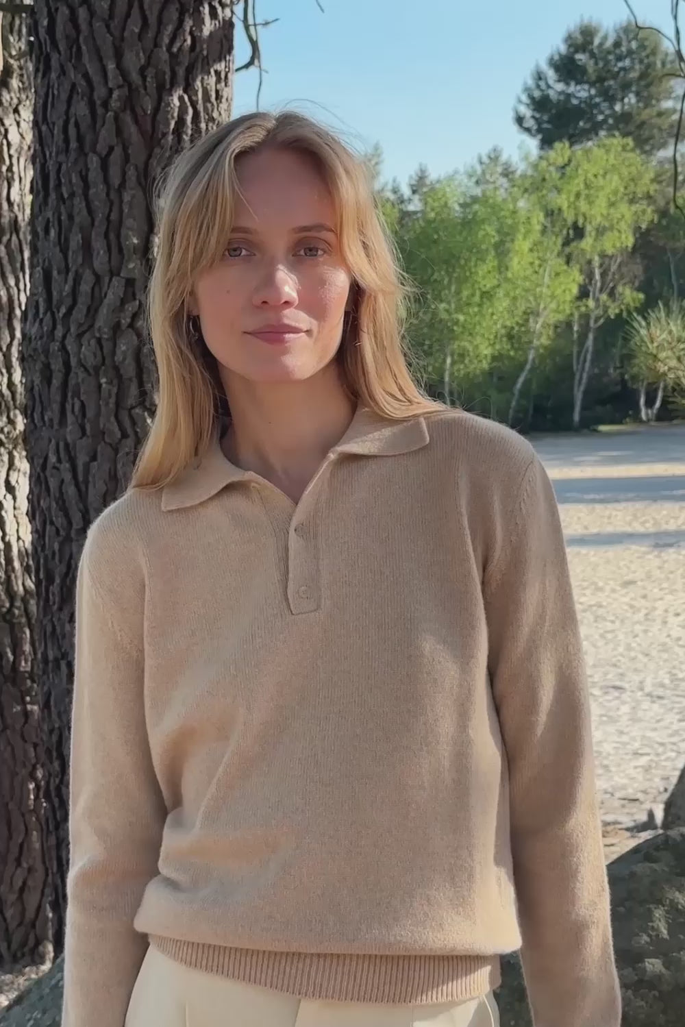 Light camel cashmere polo sweater women - video | Ralph | Linnea Lund