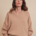 sand beige cashmere sweater women - video | Emilie | Linnea Lund