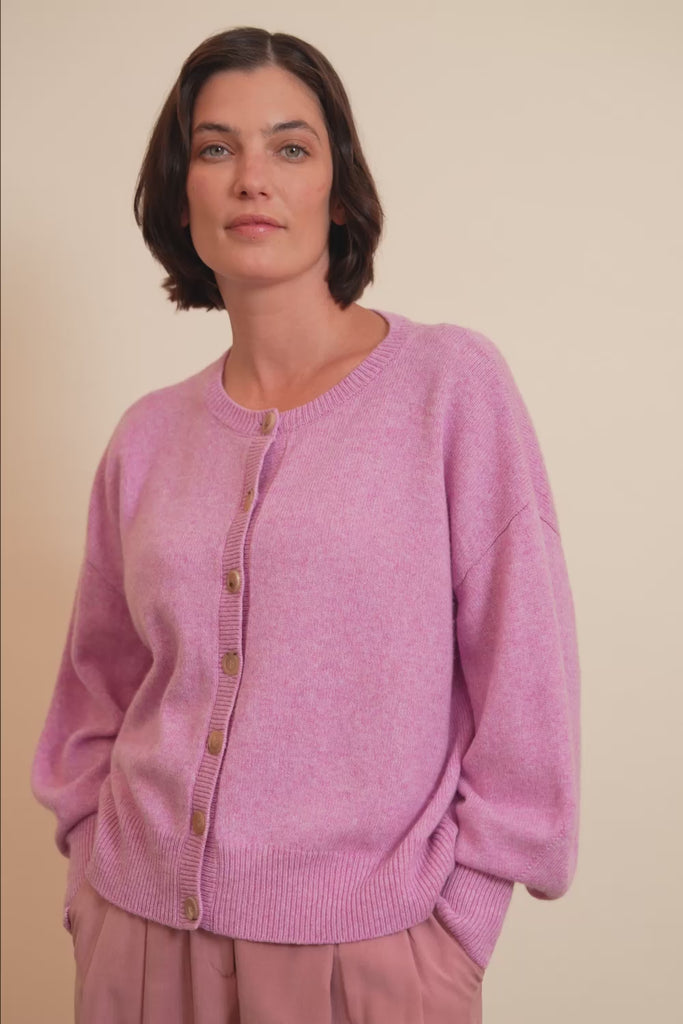 Cashmere cardigan women pink - video | Gabriella | Linnea Lund