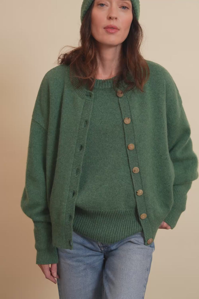 Cashmere cardigan women green - video | Gabriella | Linnea Lund