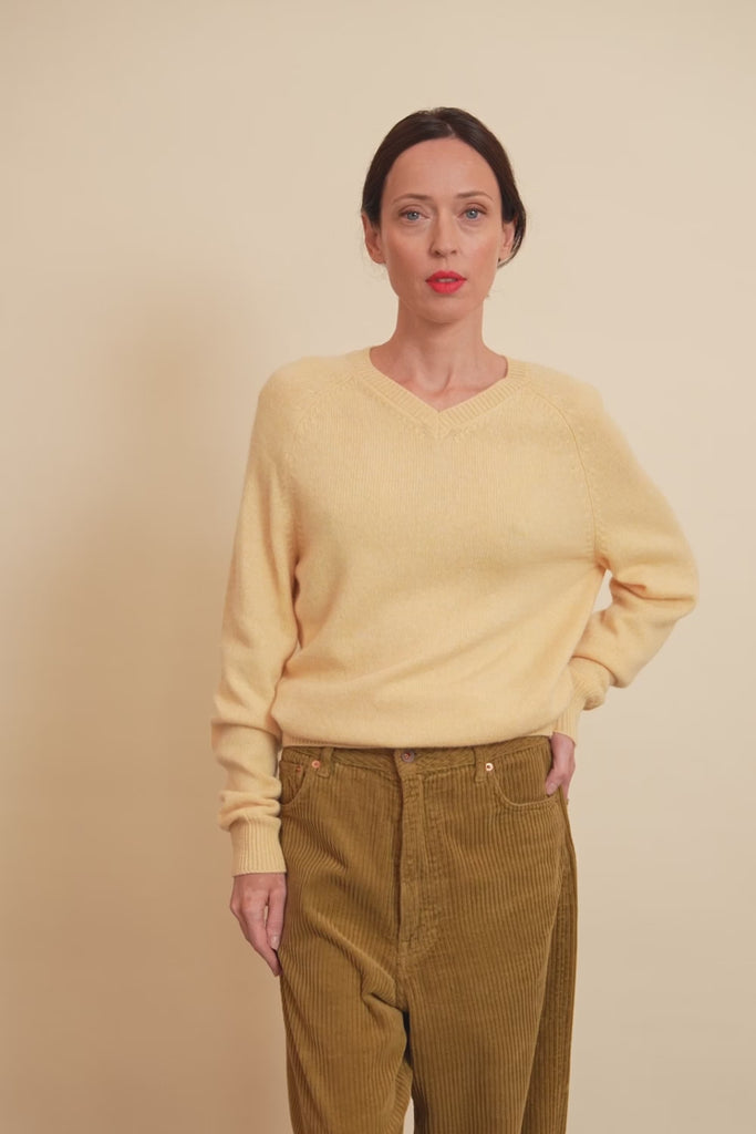 light yellow cashmere sweater women - video | Jack | Linnea Lund