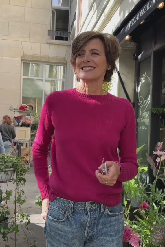 fuchsia pink women cashmere sweater - video | Ines | Ines de la Fressange x Linnea Lund