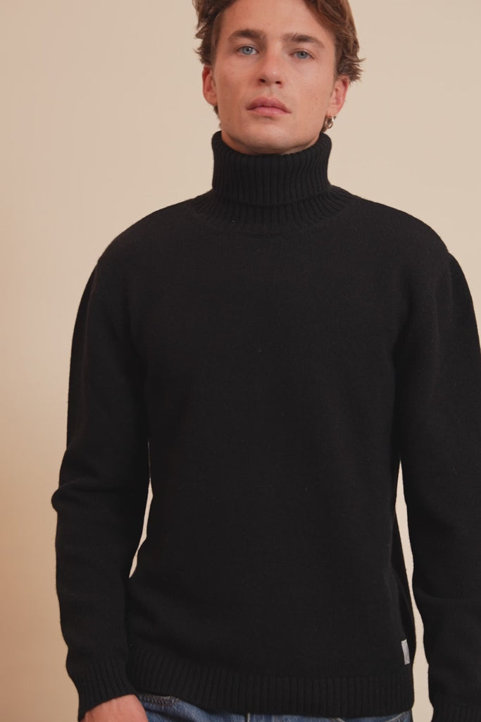 black cashmere sweater men - video | Francois | Linnea Lund