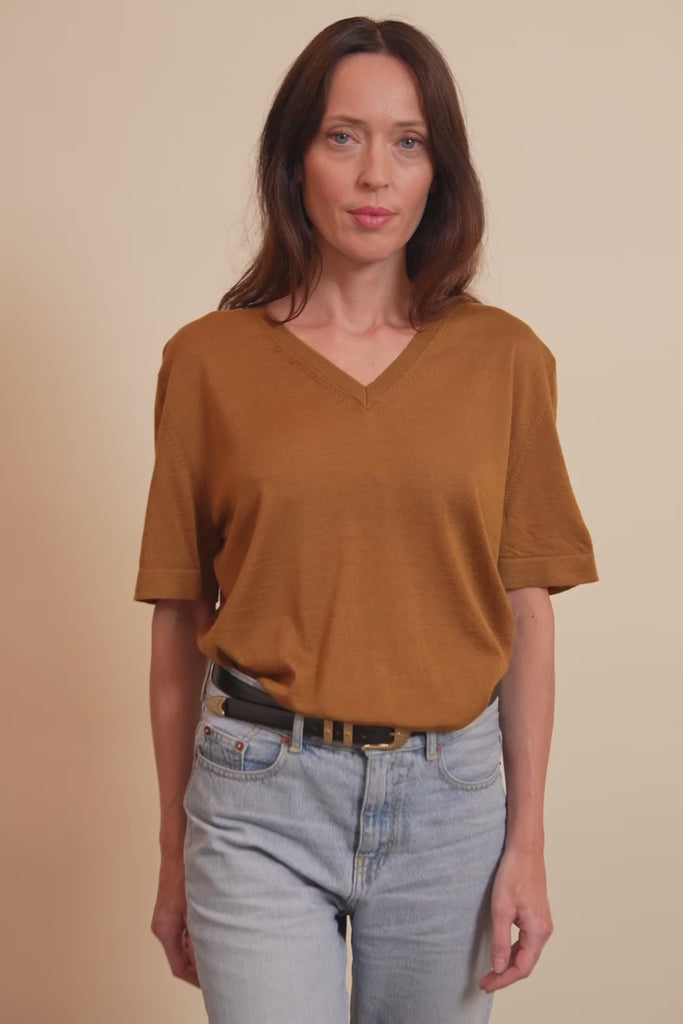 bronze color cashmere tee shirt women - video | Magnus | Linnea Lund