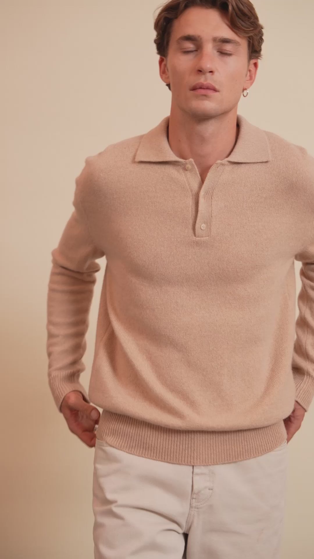 Light camel cashmere polo sweater men - video | Ralph | Linnea Lund