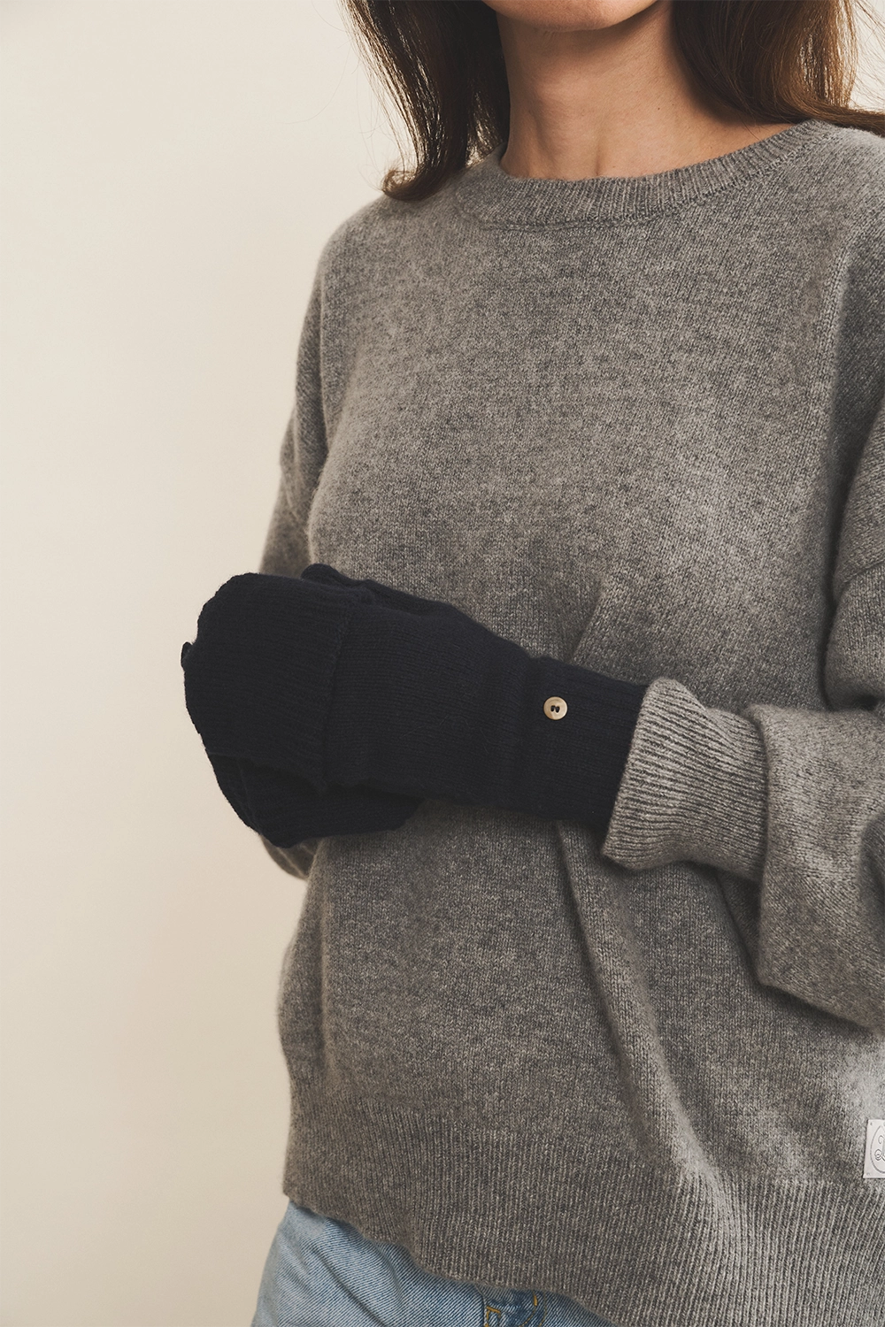Dark blue cashmere mittens | Vantar | Linnea Lund