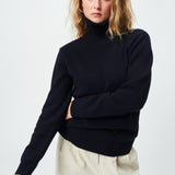 dark blue cashmere sweater women - front view | François | Linnea Lund